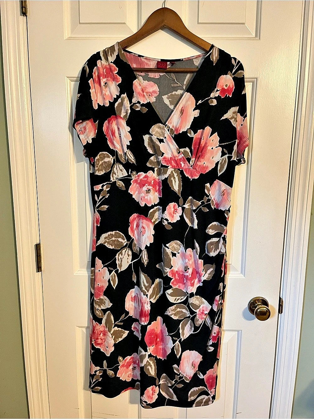 212 Collection Floral Midi Dress in Black & Pink Size XL Like New